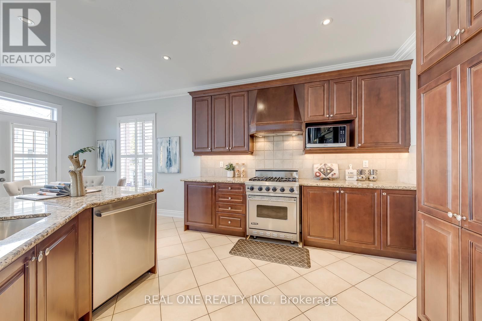 96 Spring Azure Crescent, Oakville, Ontario  L6L 6V8 - Photo 13 - W12959078