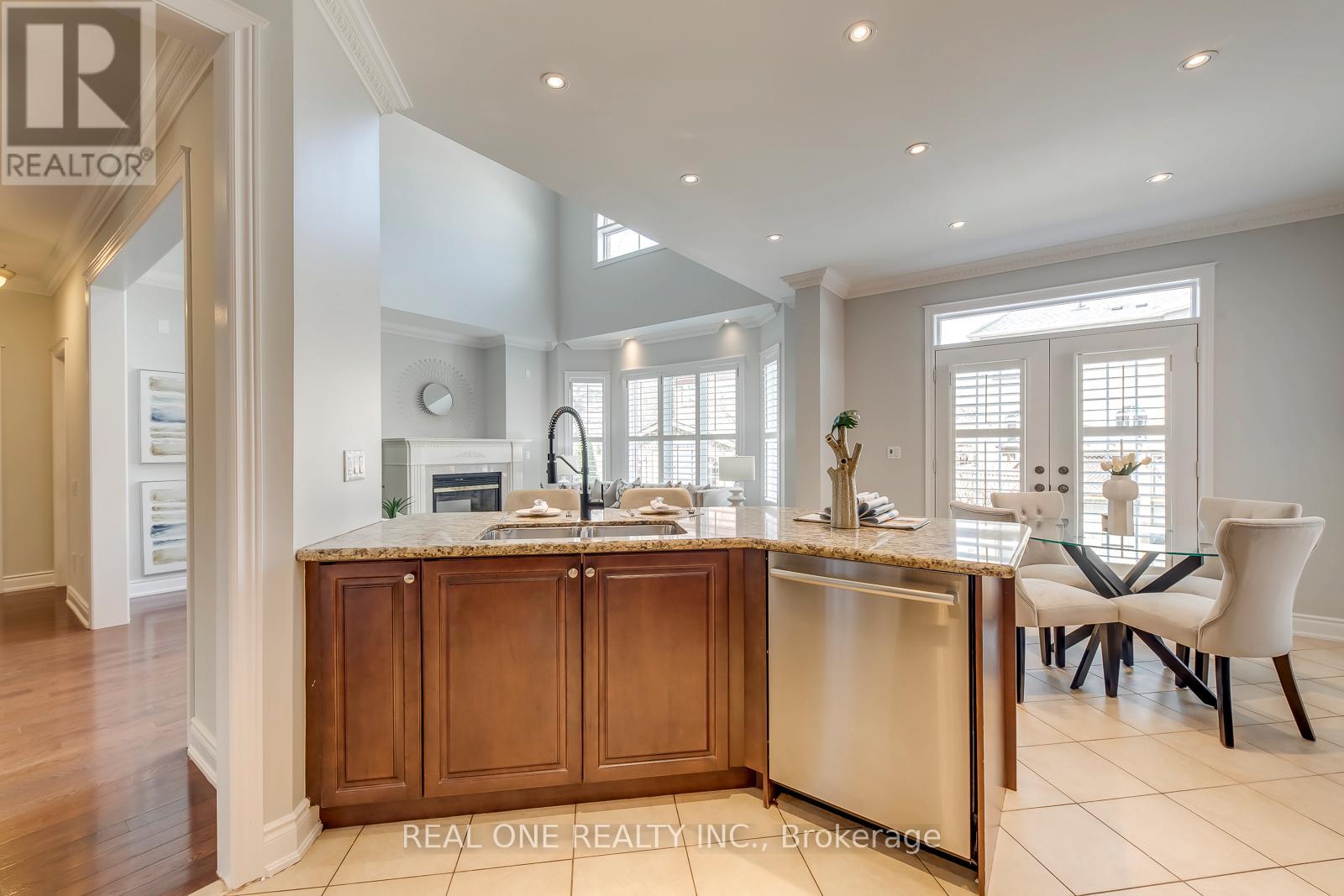 96 Spring Azure Crescent, Oakville, Ontario  L6L 6V8 - Photo 18 - W12959078