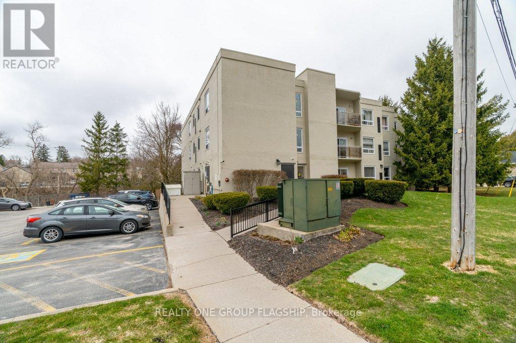 202 - 245 Queen Street W, Centre Wellington, Ontario  N1M 3R6 - Photo 27 - X12959066