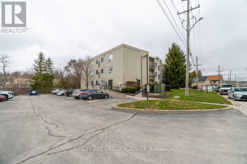 202 - 245 Queen Street W, Centre Wellington, Ontario  N1M 3R6 - Photo 28 - X12959066