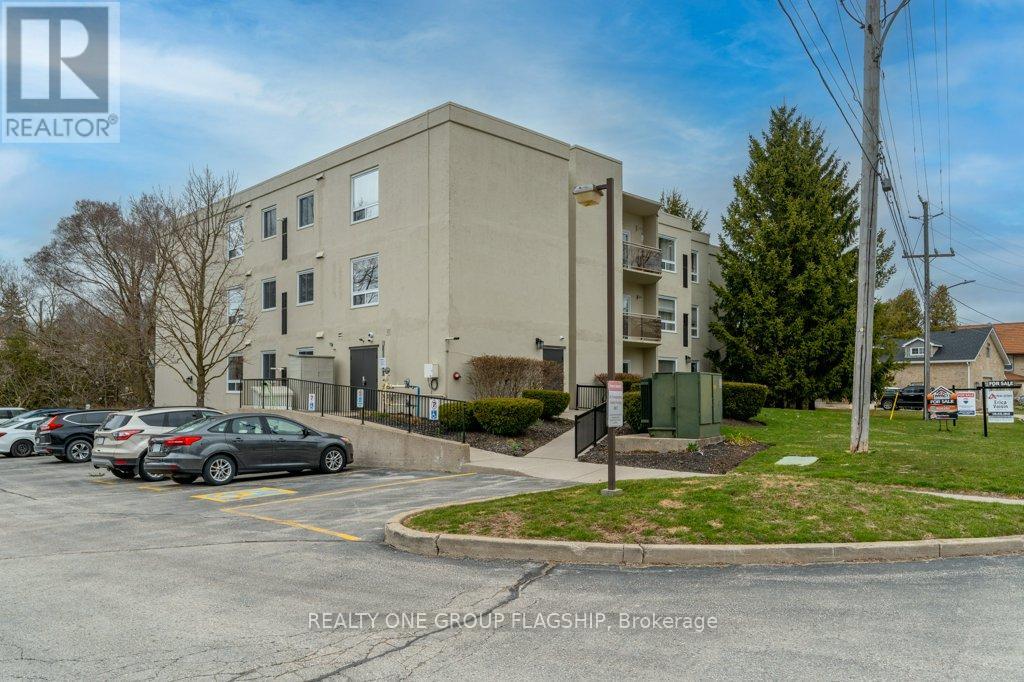 202 - 245 Queen Street W, Centre Wellington, Ontario  N1M 3R6 - Photo 29 - X12959066