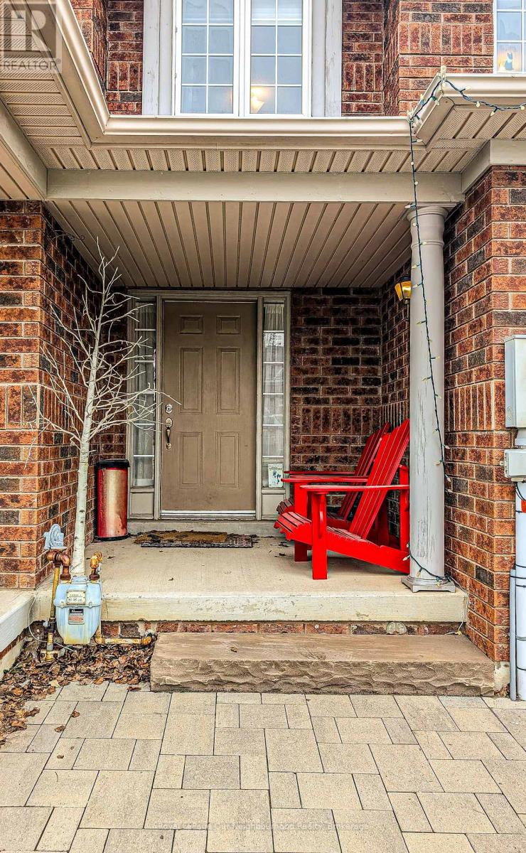 34 Patullo Avenue, Richmond Hill, Ontario  L4S 2S9 - Photo 2 - N12959100