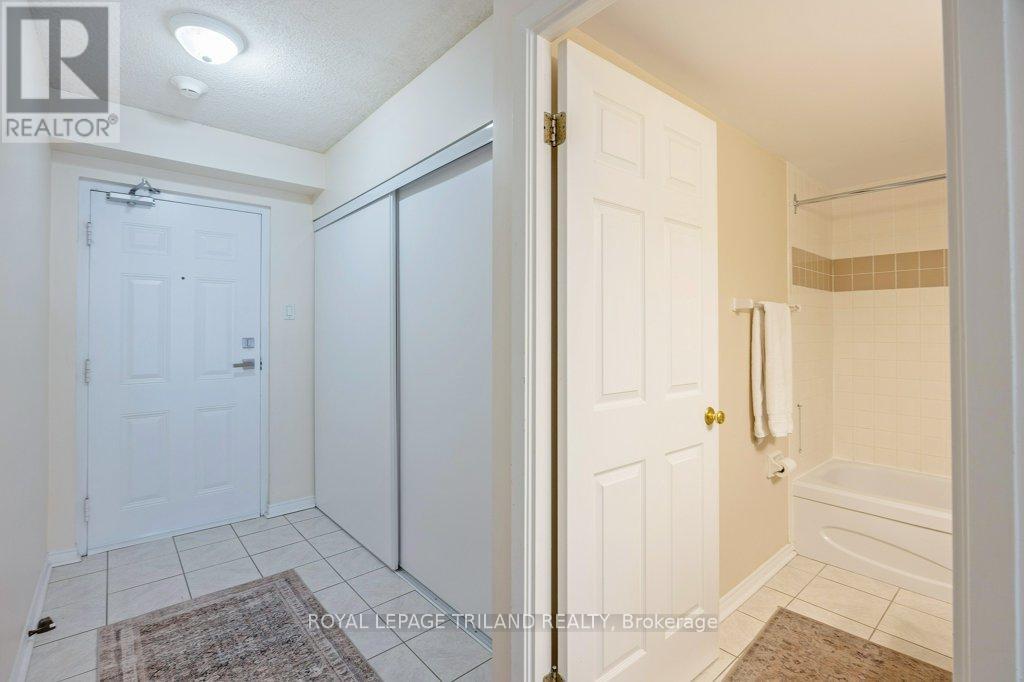 1105 - 155 Kent Street, London East, Ontario  N6A 5N7 - Photo 11 - X12959122