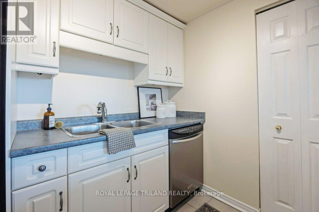 1105 - 155 Kent Street, London East, Ontario  N6A 5N7 - Photo 17 - X12959122