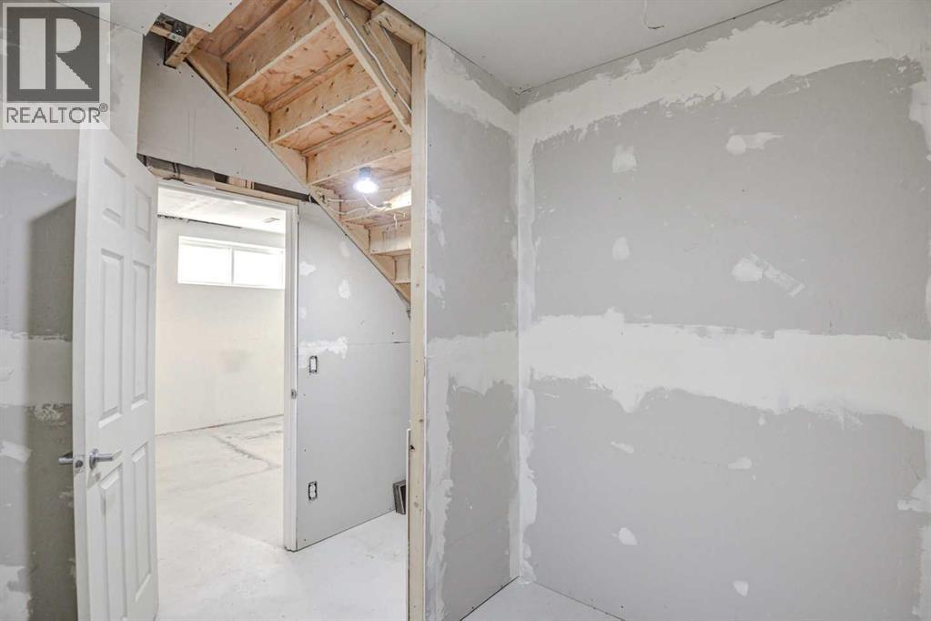 195 Masters Avenue SE, Calgary, Alberta  T3M 2B7 - Photo 38 - A2299129