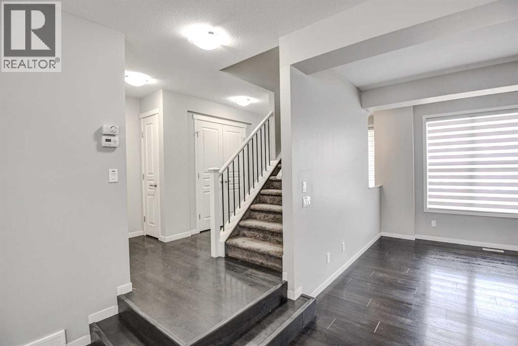 195 Masters Avenue SE, Calgary, Alberta  T3M 2B7 - Photo 6 - A2299129