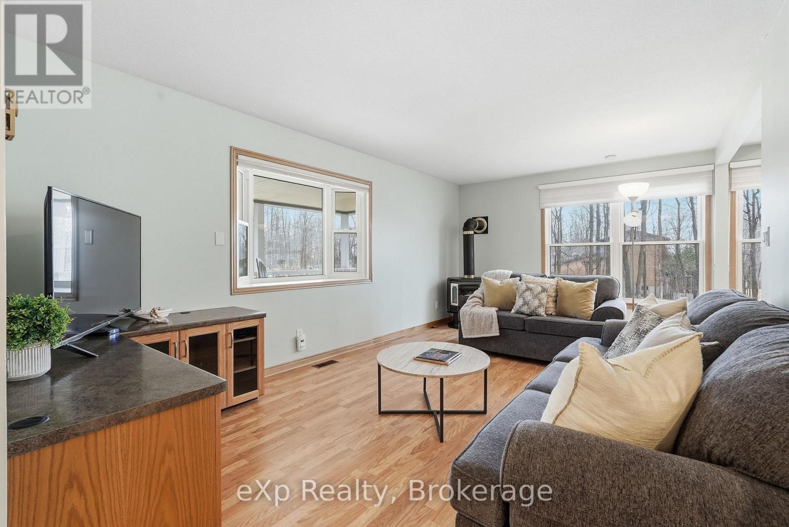 75 Lakeland Drive, South Bruce Peninsula, Ontario  N0H 2G0 - Photo 11 - X12959112