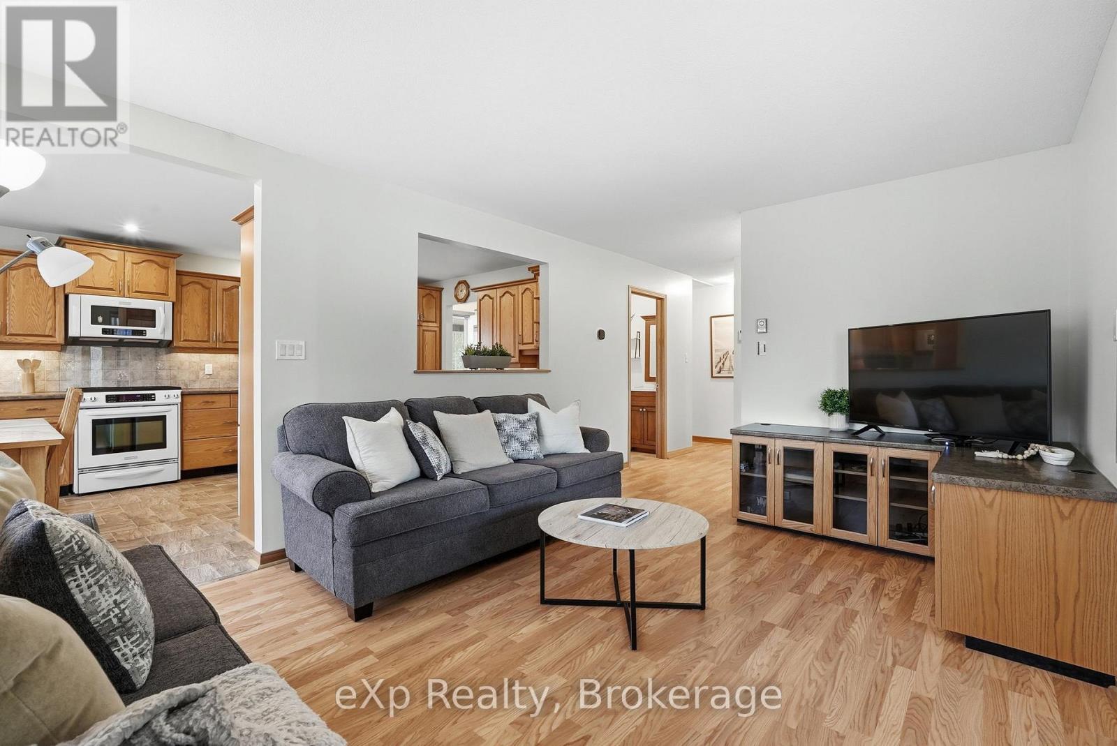 75 Lakeland Drive, South Bruce Peninsula, Ontario  N0H 2G0 - Photo 12 - X12959112