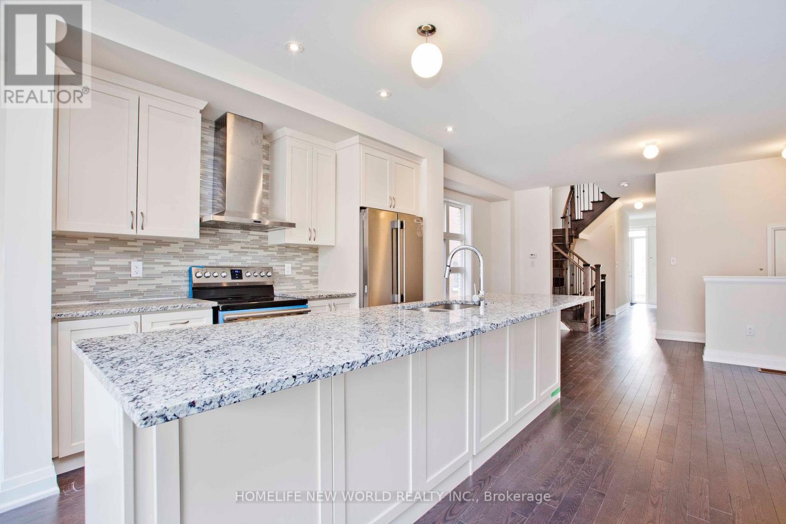 99 Causland Lane, Richmond Hill, Ontario  L4S 0G5 - Photo 2 - N12959114