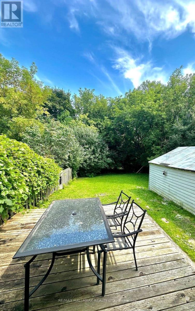 19 Richardson Drive, Aurora, Ontario  L4G 1Z2 - Photo 13 - N12959116