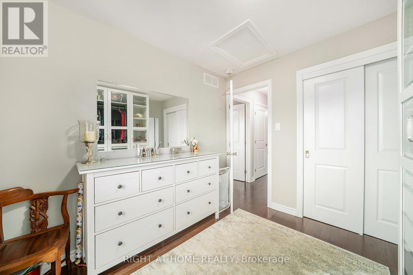 699 Sora Way, Ottawa, Ontario  K1T 0R3 - Photo 11 - X12914074