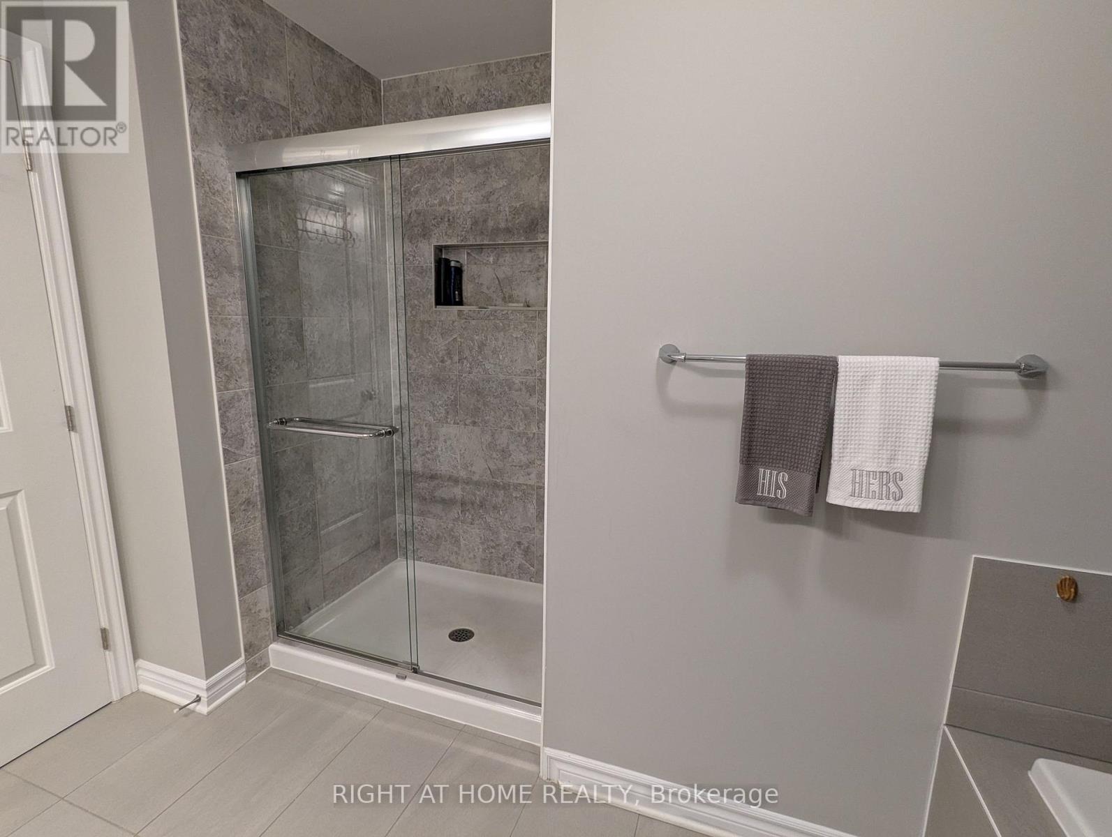 699 Sora Way, Ottawa, Ontario  K1T 0R3 - Photo 18 - X12914074