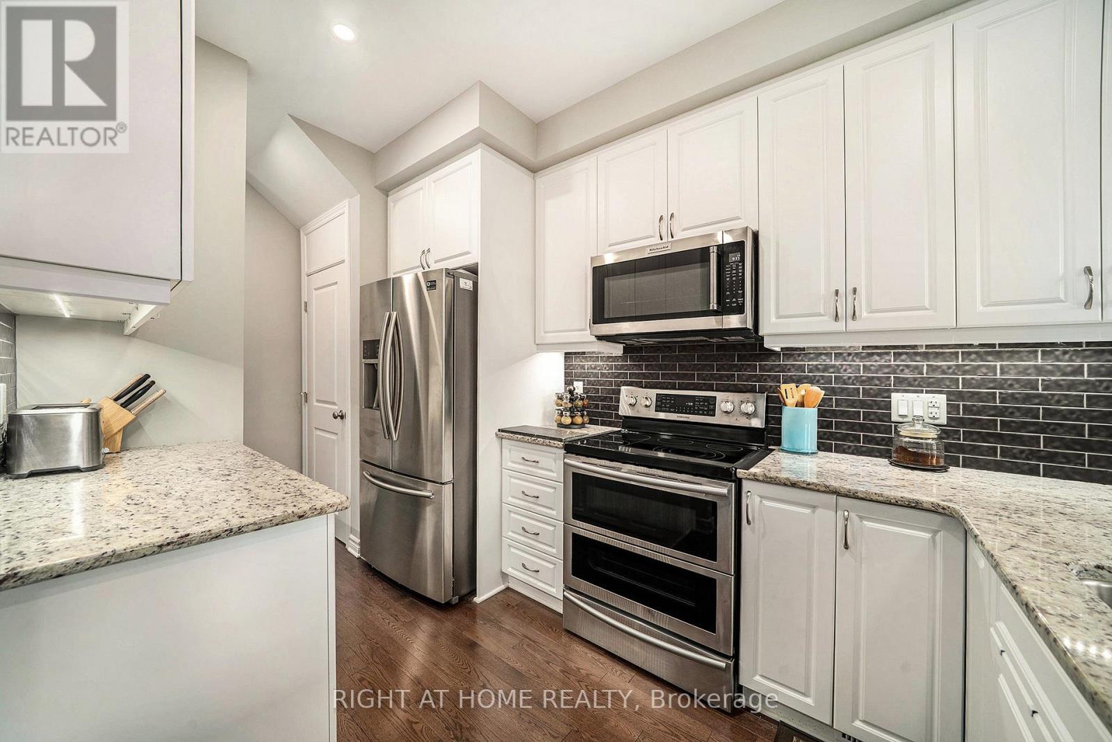 699 Sora Way, Ottawa, Ontario  K1T 0R3 - Photo 5 - X12914074