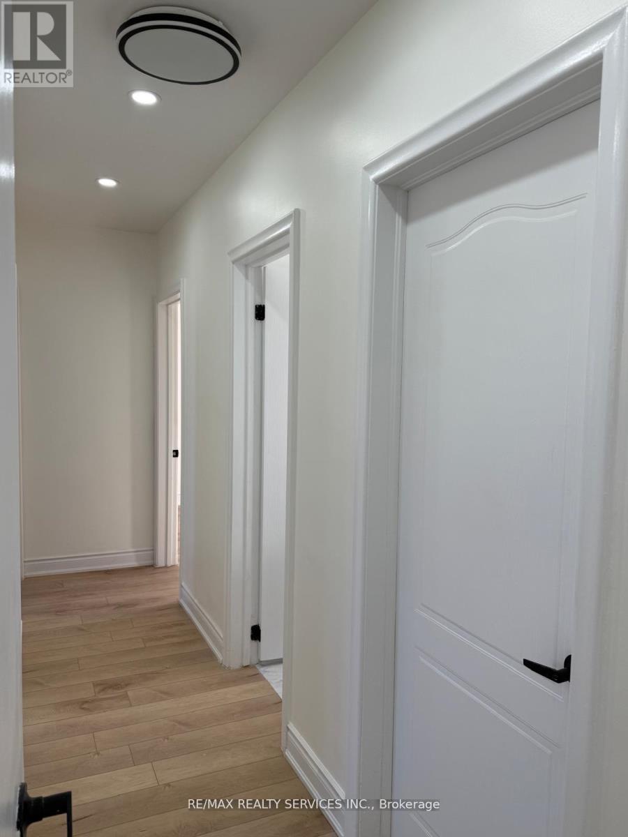 Main - 234 Morden Road, Oakville, Ontario  L6K 2S3 - Photo 9 - W12959106