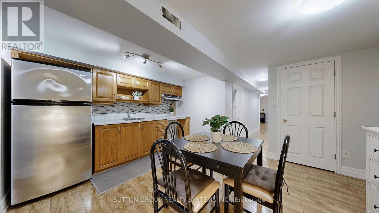 38 Donald Avenue, Toronto, Ontario  M6M 1K1 - Photo 15 - W12959118