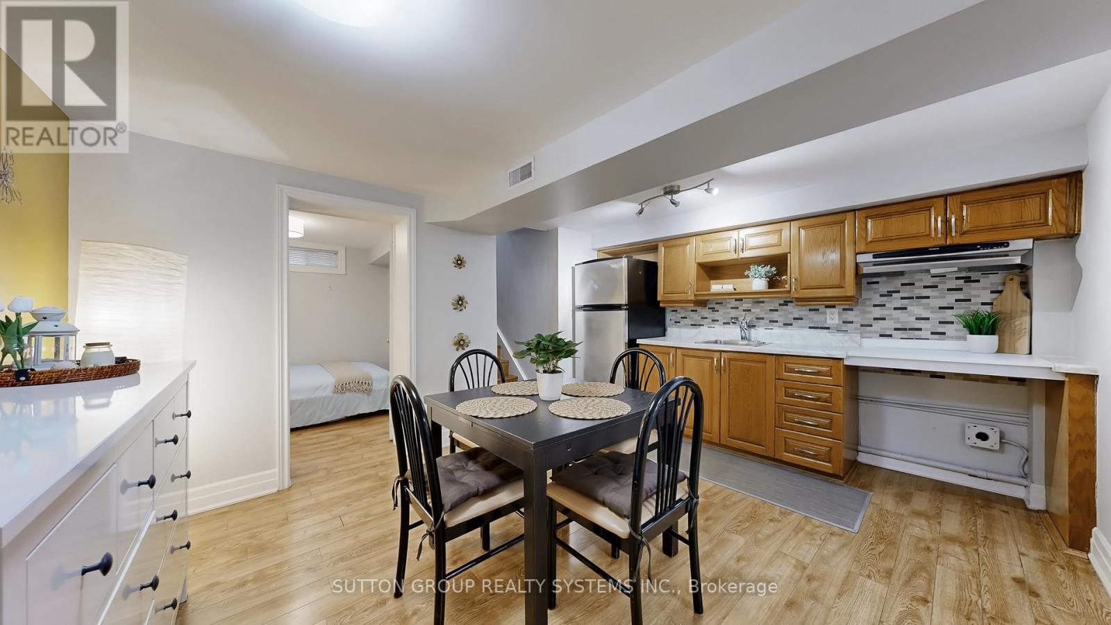 38 Donald Avenue, Toronto, Ontario  M6M 1K1 - Photo 16 - W12959118