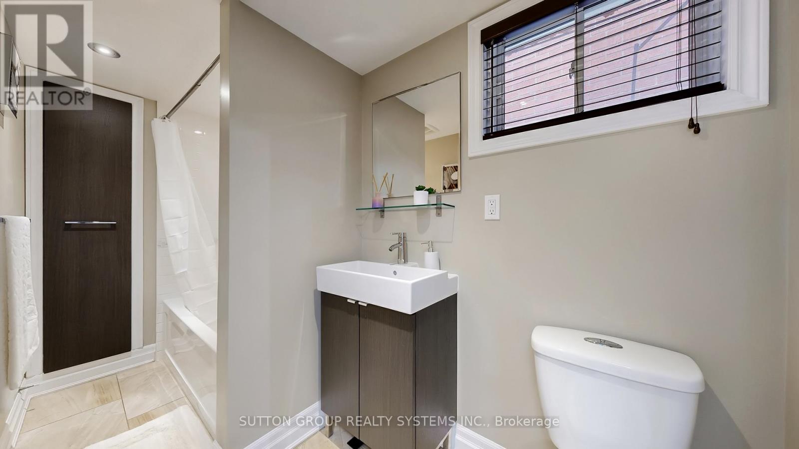 38 Donald Avenue, Toronto, Ontario  M6M 1K1 - Photo 20 - W12959118