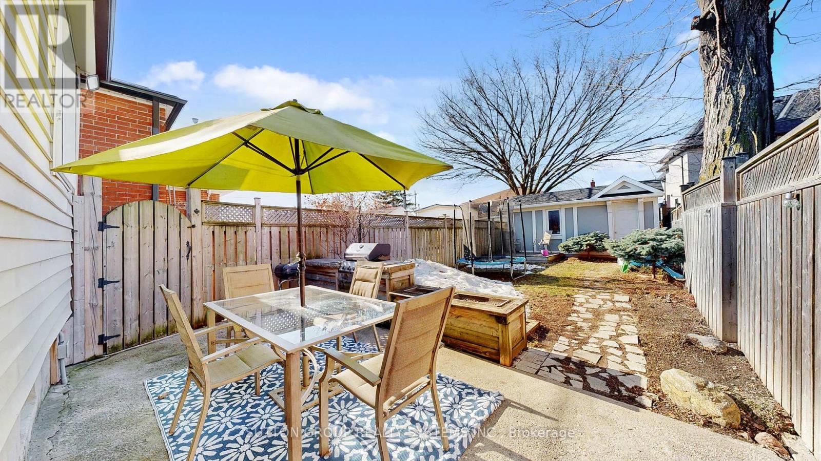 38 Donald Avenue, Toronto, Ontario  M6M 1K1 - Photo 23 - W12959118