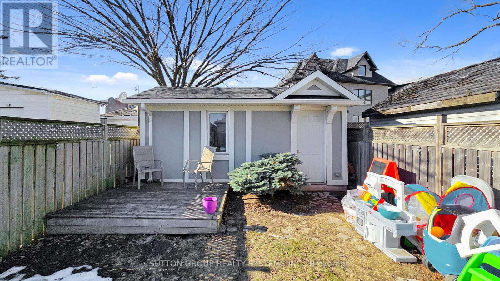 38 Donald Avenue, Toronto, Ontario  M6M 1K1 - Photo 26 - W12959118