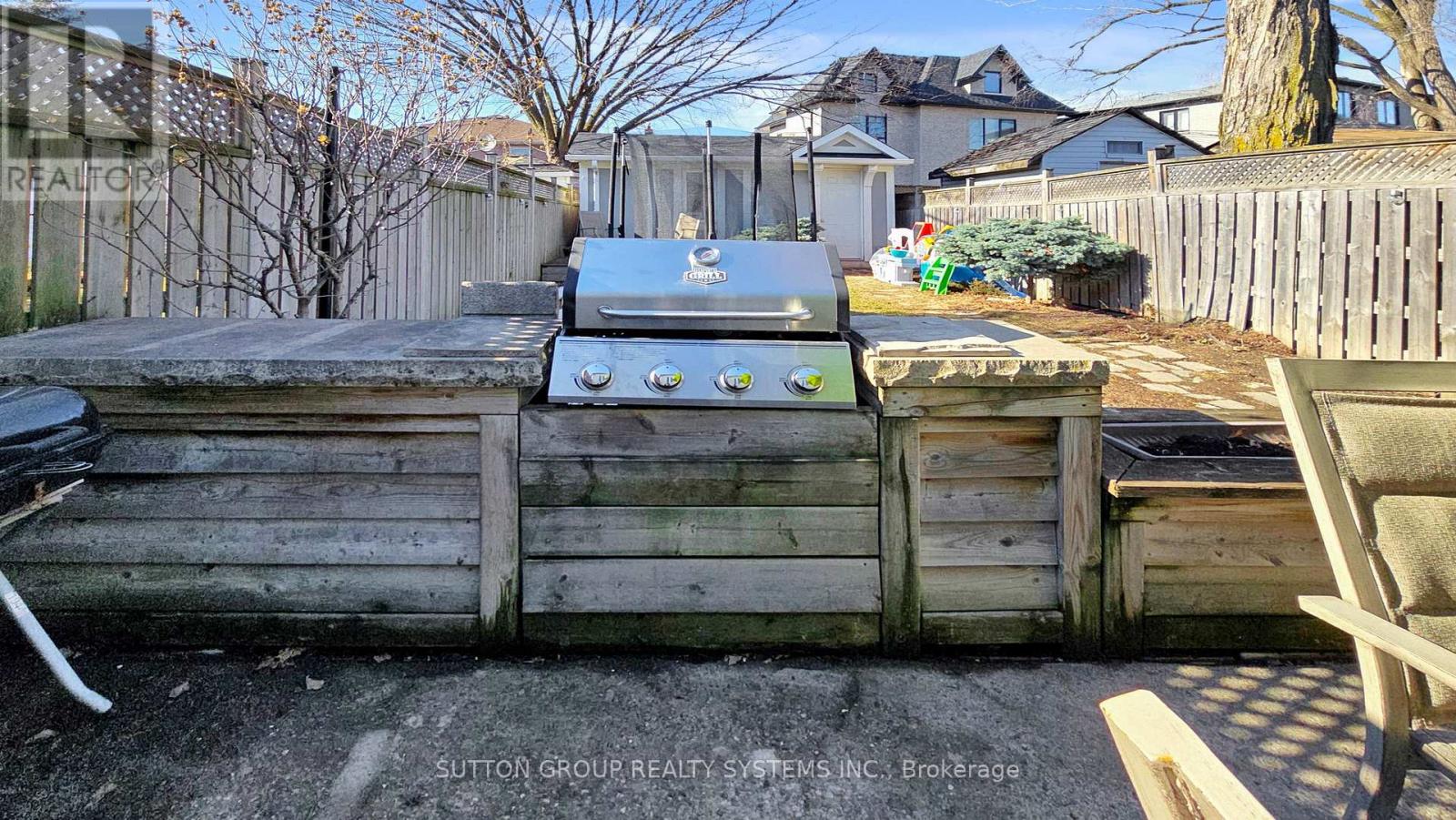 38 Donald Avenue, Toronto, Ontario  M6M 1K1 - Photo 27 - W12959118