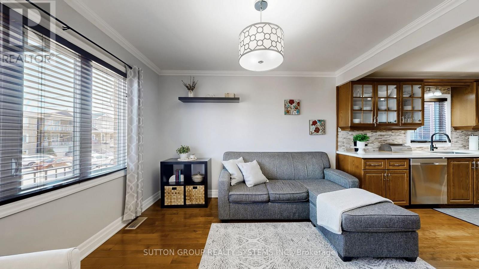 38 Donald Avenue, Toronto, Ontario  M6M 1K1 - Photo 5 - W12959118