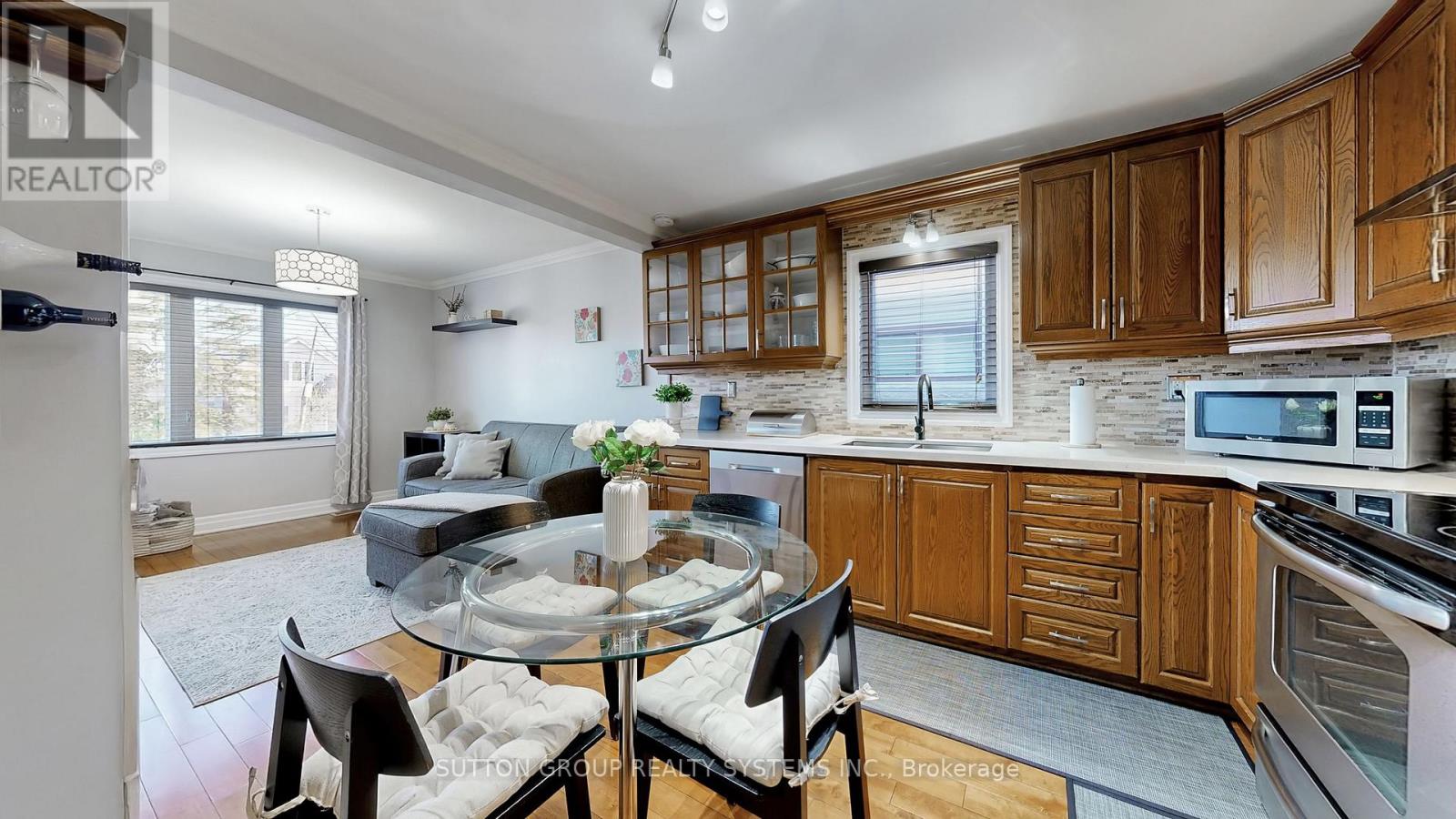 38 Donald Avenue, Toronto, Ontario  M6M 1K1 - Photo 6 - W12959118