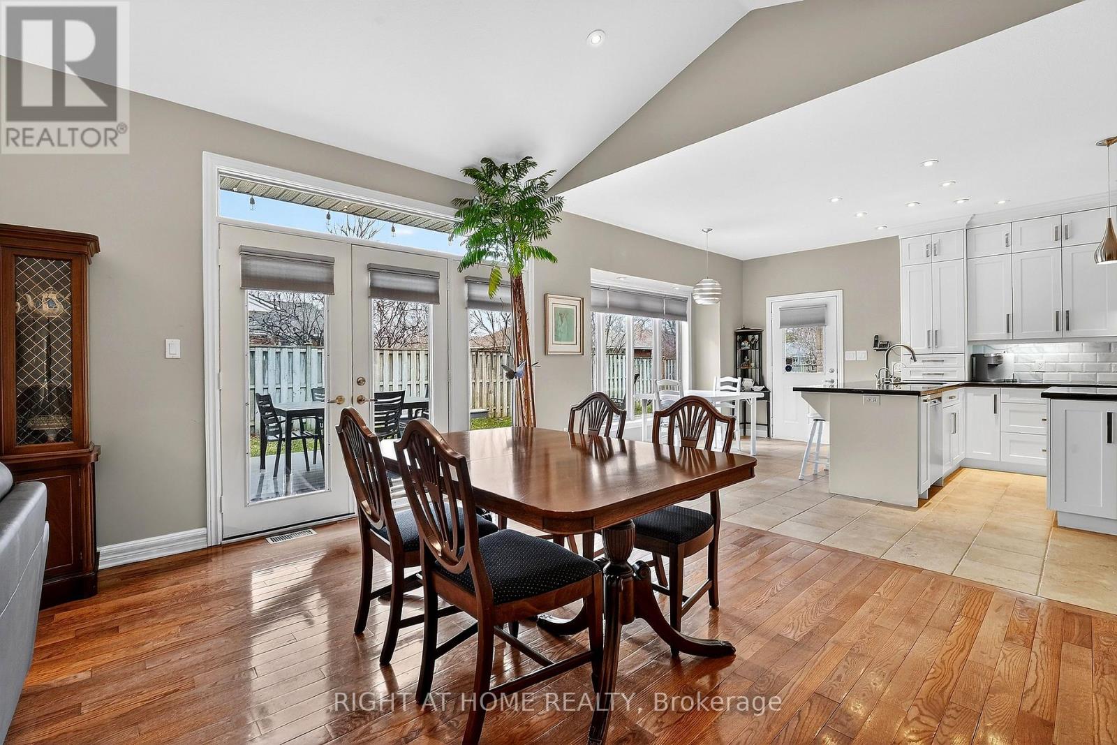 1 - 139 Glendale Avenue, St. Catharines (Glendale/glenridge), Ontario  L2T 2K2 - Photo 11 - X12959090