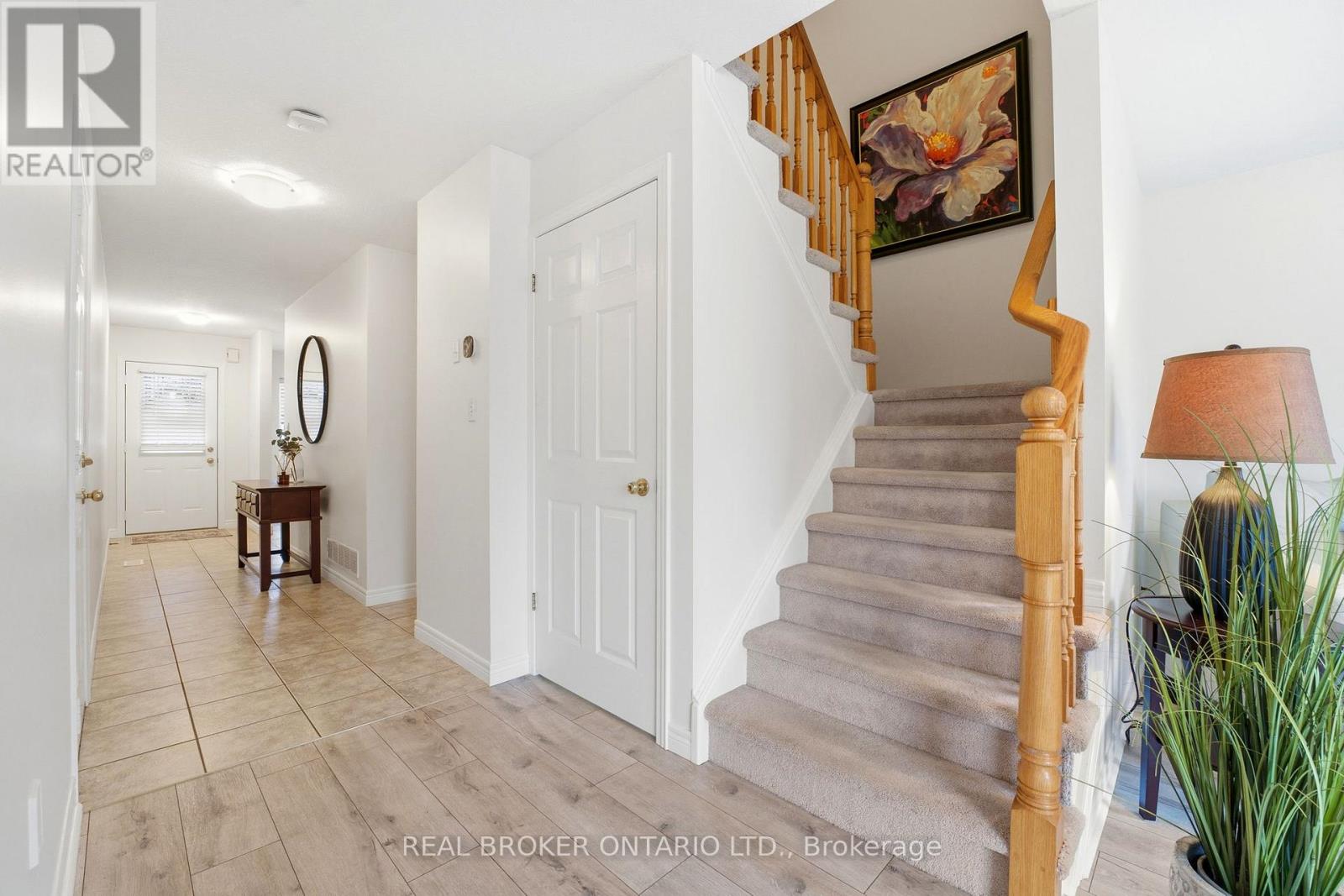 34 Porchlight Drive, Woolwich, Ontario  N3B 3M7 - Photo 5 - X12959096