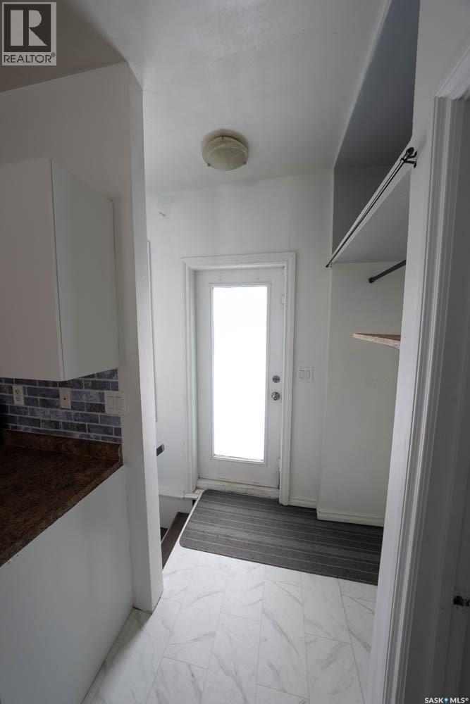 808 & 810 31st Street W, Saskatoon, Saskatchewan  S7L 0R8 - Photo 12 - SK031927