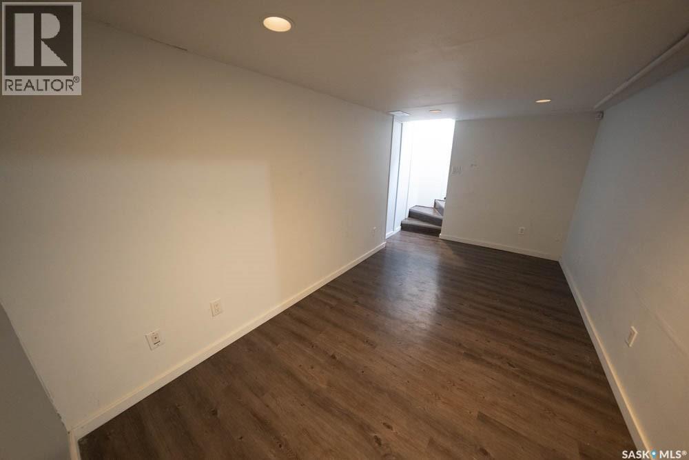 808 & 810 31st Street W, Saskatoon, Saskatchewan  S7L 0R8 - Photo 14 - SK031927