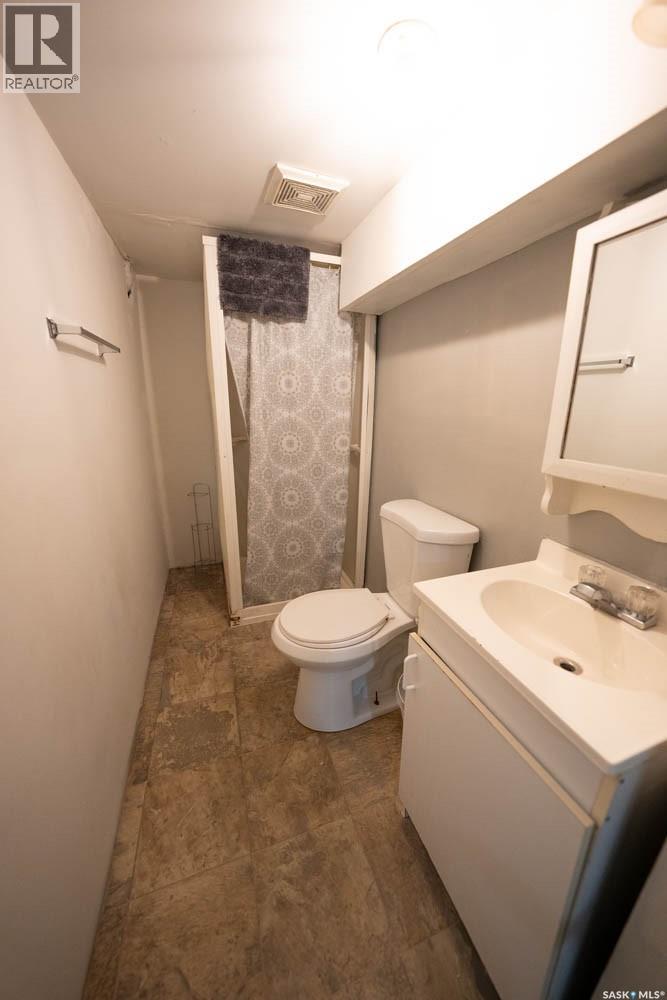 808 & 810 31st Street W, Saskatoon, Saskatchewan  S7L 0R8 - Photo 15 - SK031927