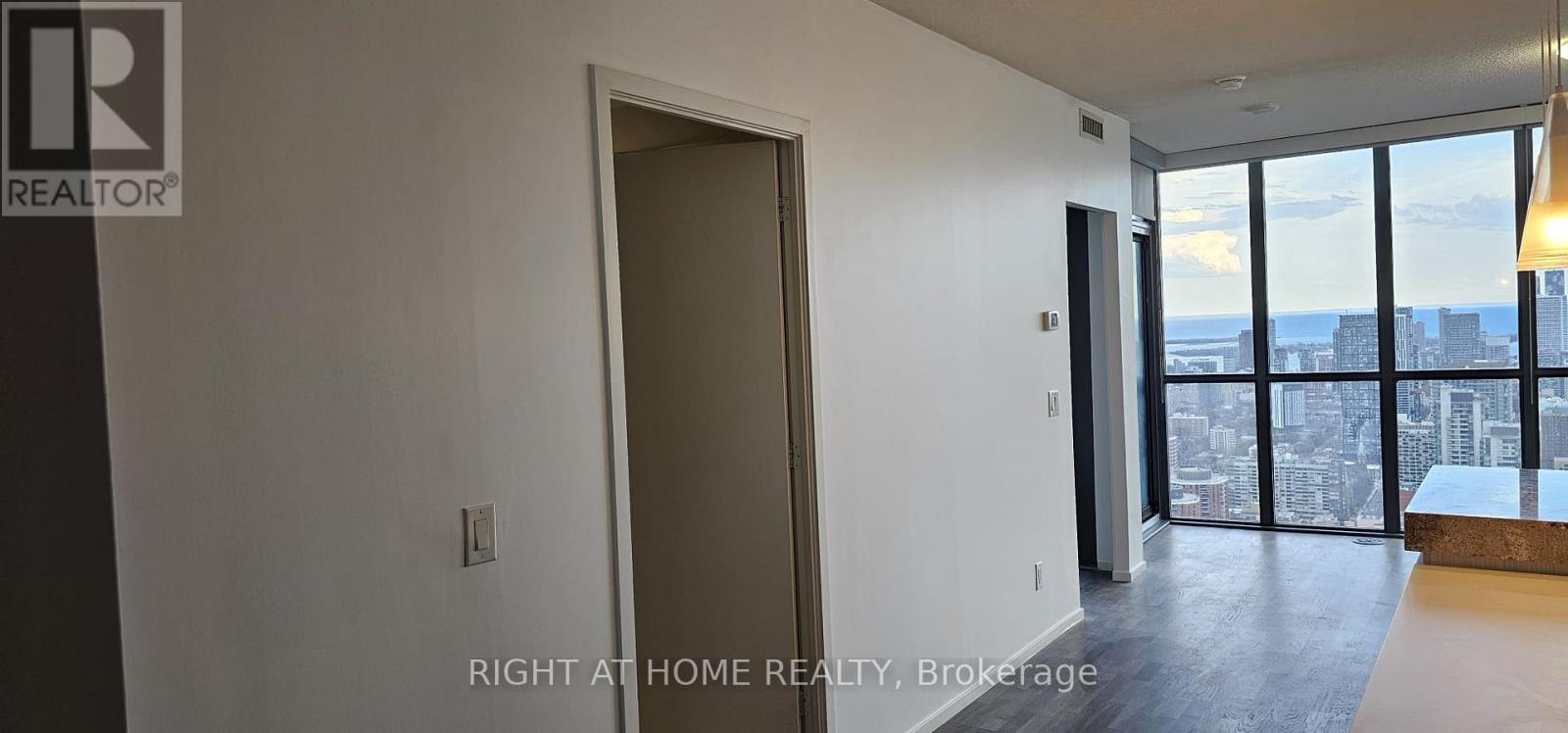 4503 - 101 Charles Street E, Toronto, Ontario  M4Y 0A9 - Photo 14 - C12804162