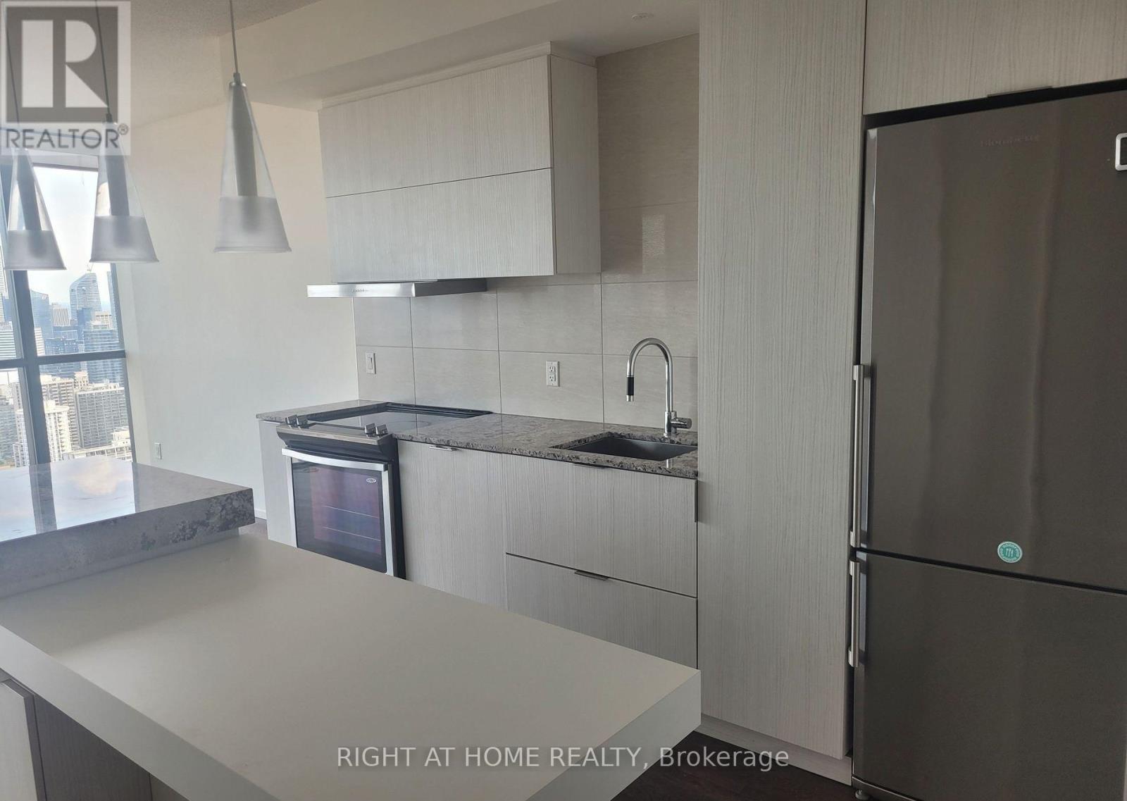 4503 - 101 Charles Street E, Toronto, Ontario  M4Y 0A9 - Photo 5 - C12804162