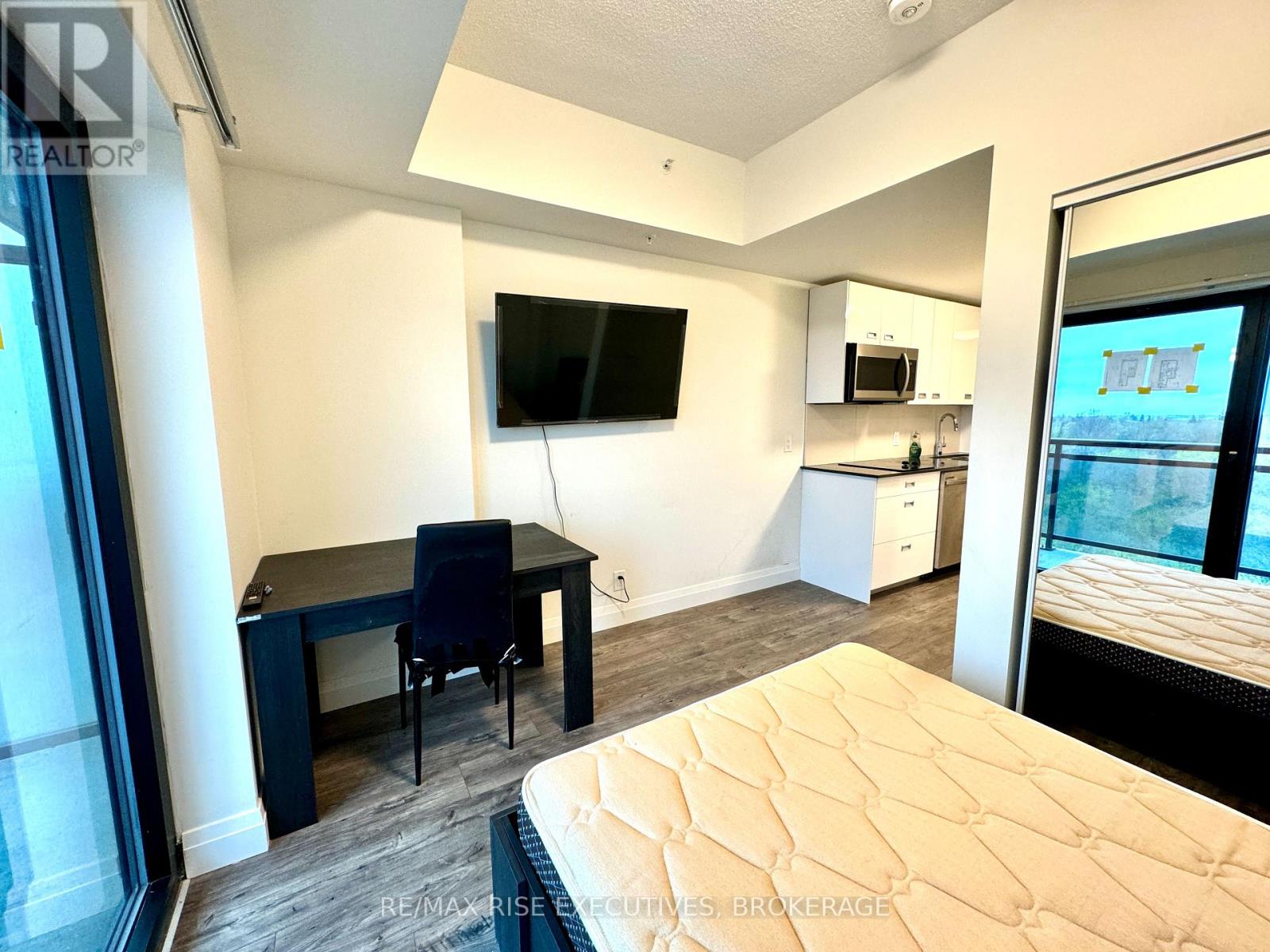 711 - 652 Princess Street, Kingston, Ontario  K7L 1E5 - Photo 2 - X12959136