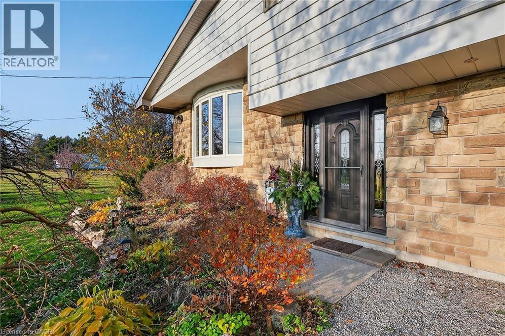 152 Ridge Road W, Grimsby, Ontario  L3M 4E7 - Photo 4 - 40789767