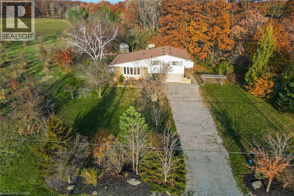 152 Ridge Road W, Grimsby, Ontario  L3M 4E7 - Photo 2 - 40789767