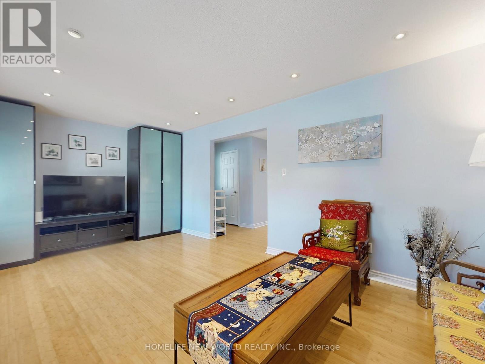 257 Cherokee Boulevard, Toronto, Ontario  M2H 2J9 - Photo 6 - C12959134