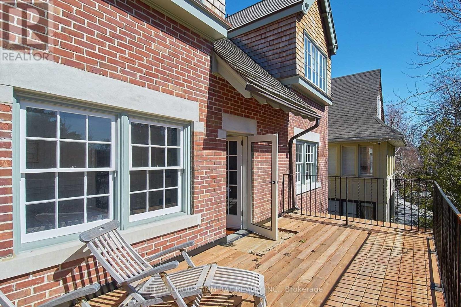 63 Highland Avenue, Toronto, Ontario  M4W 2A2 - Photo 15 - C12959164