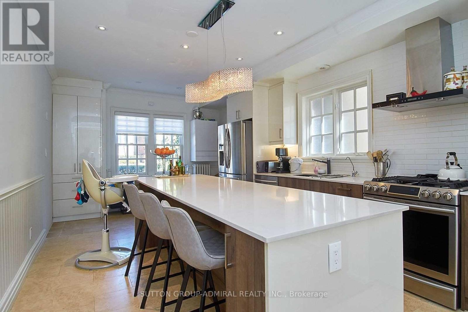 63 Highland Avenue, Toronto, Ontario  M4W 2A2 - Photo 7 - C12959164