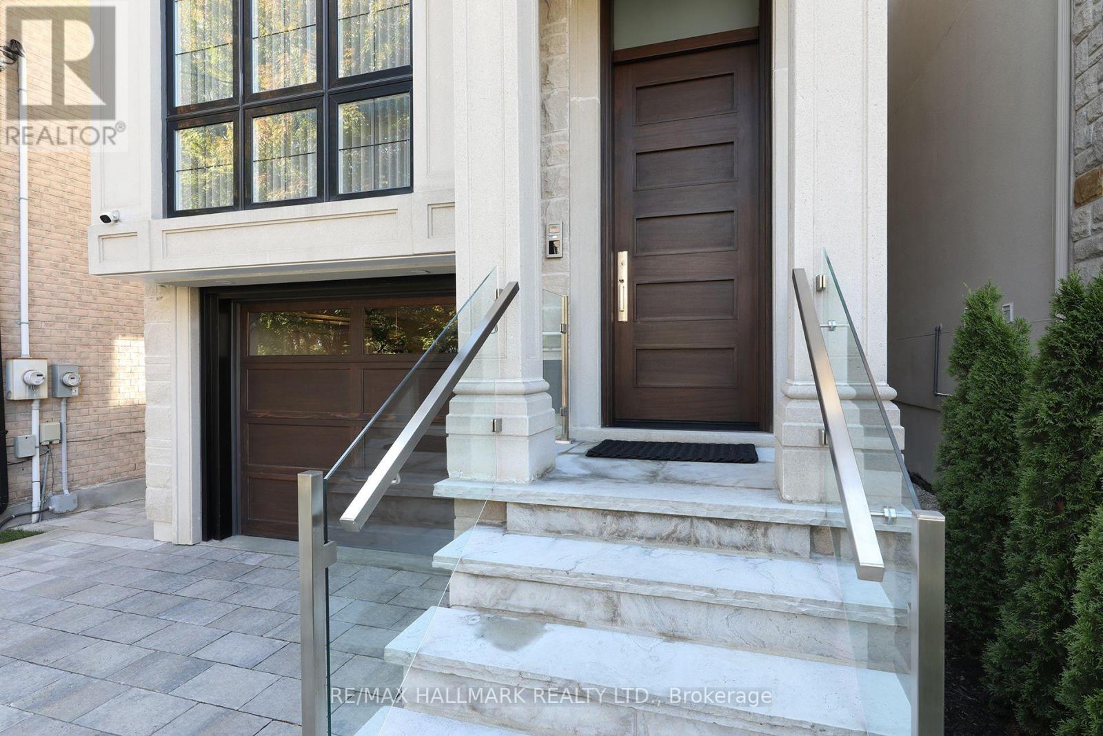 159 Roe Avenue, Toronto (Bedford Park-Nortown), Ontario  M5M 2J1 - Photo 2 - C12959170