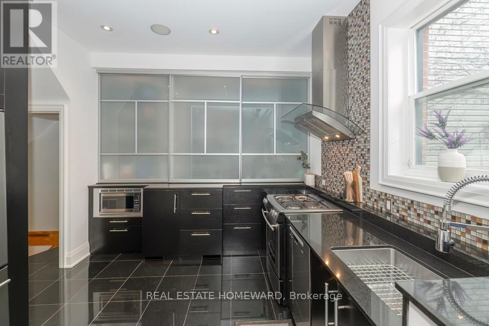 136 Spruce Street, Toronto, Ontario  M5A 2J5 - Photo 10 - C12927568