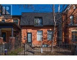 136 SPRUCE STREET, Toronto, Ontario