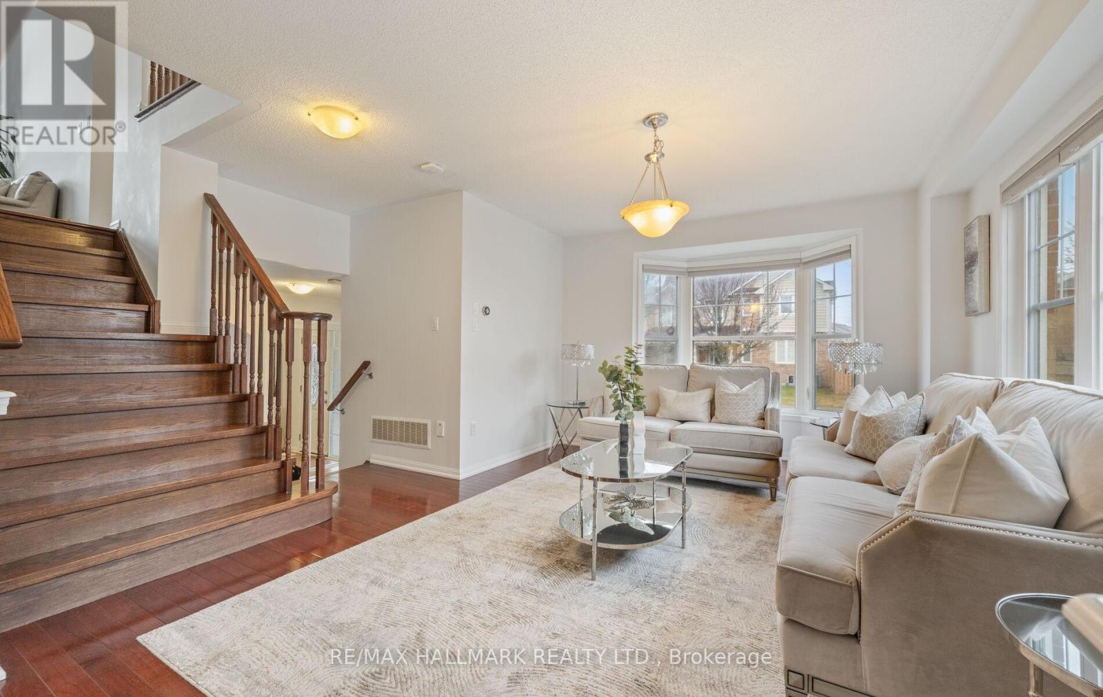 301 Carlissa Run, Newmarket, Ontario  L3X 3G9 - Photo 11 - N12959132