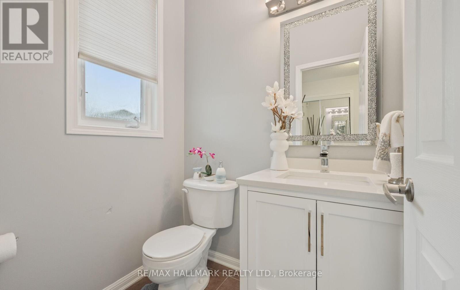 301 Carlissa Run, Newmarket, Ontario  L3X 3G9 - Photo 23 - N12959132