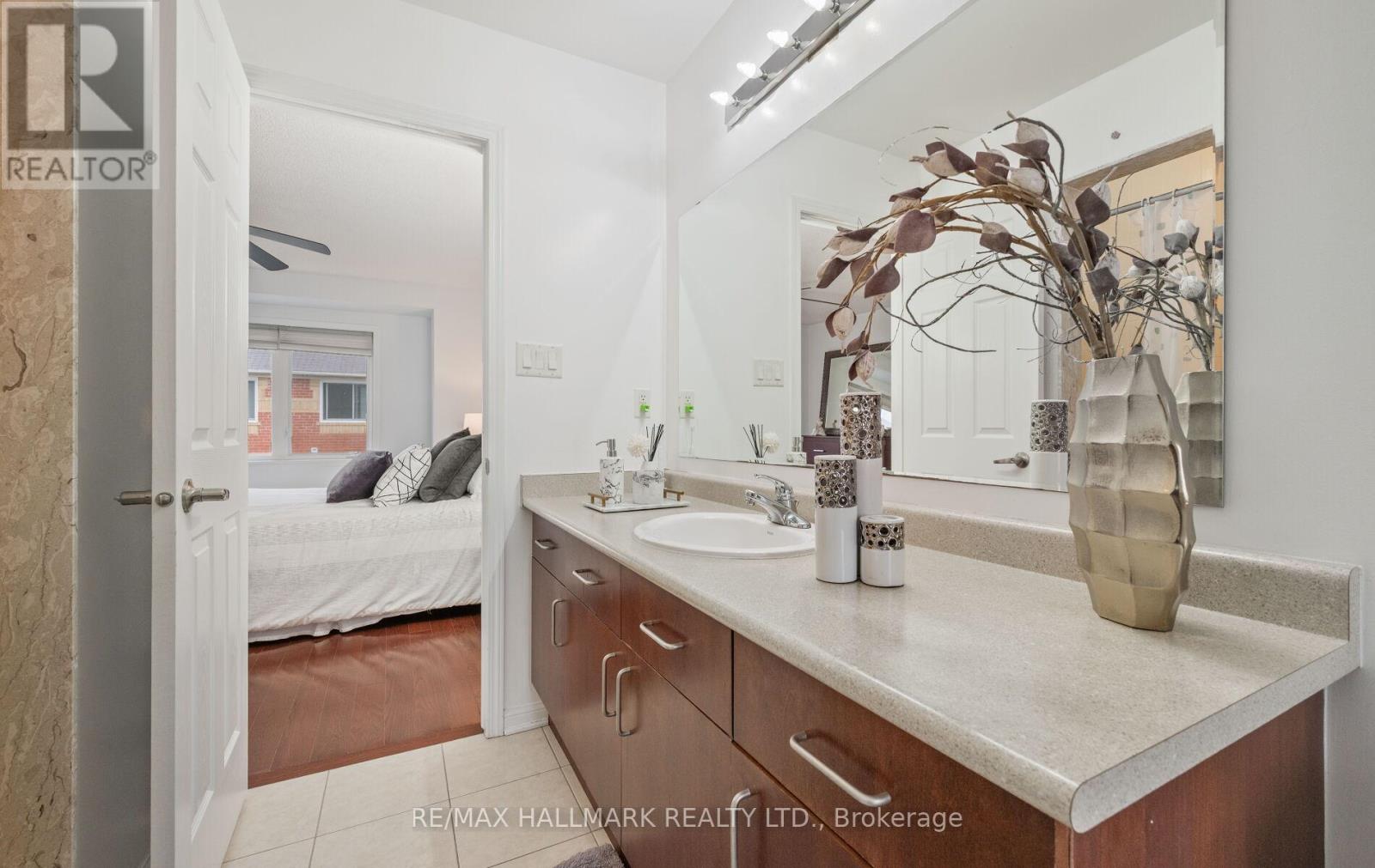 301 Carlissa Run, Newmarket, Ontario  L3X 3G9 - Photo 34 - N12959132