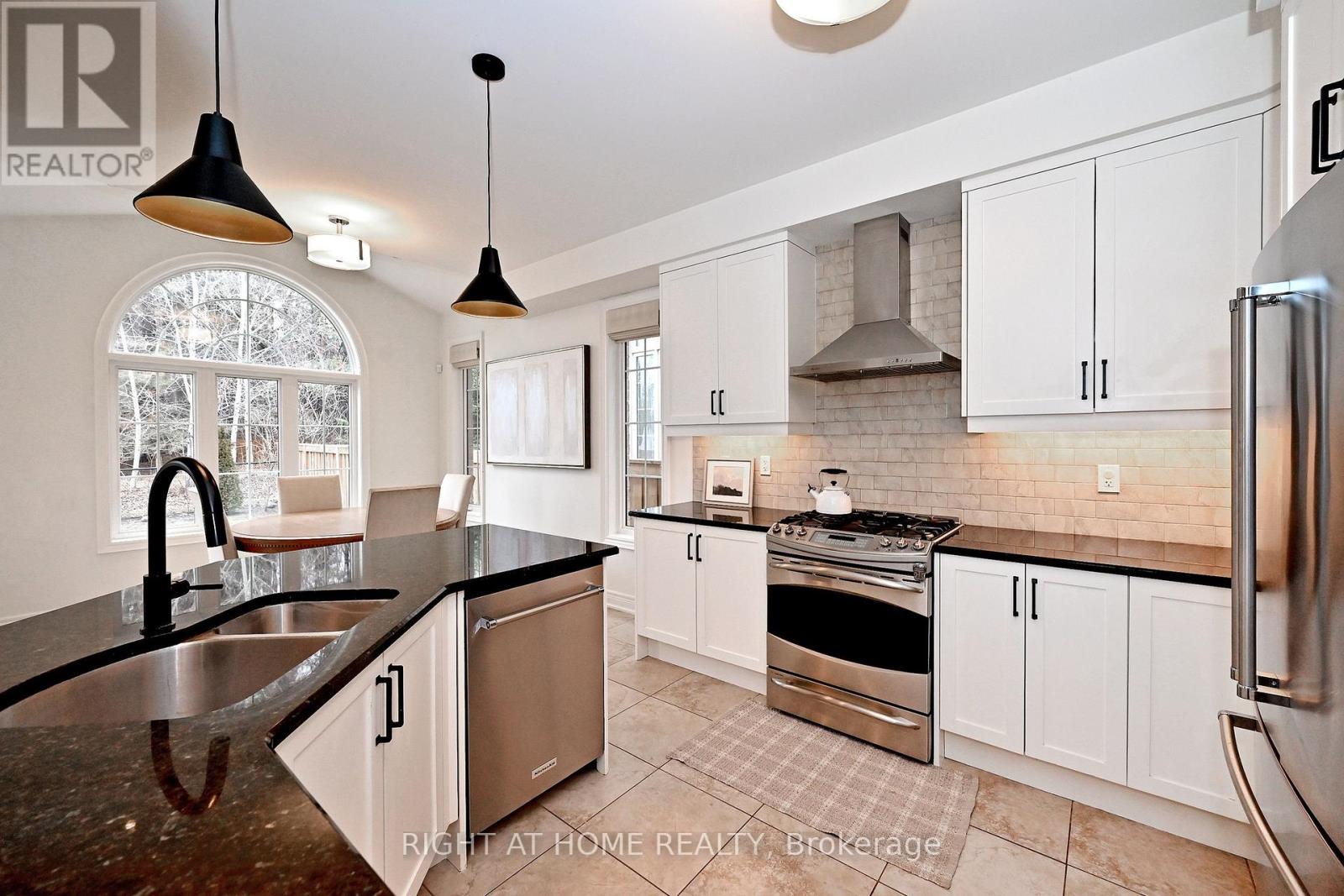 95 Vines Place, Aurora, Ontario  L4G 0R7 - Photo 12 - N12959142