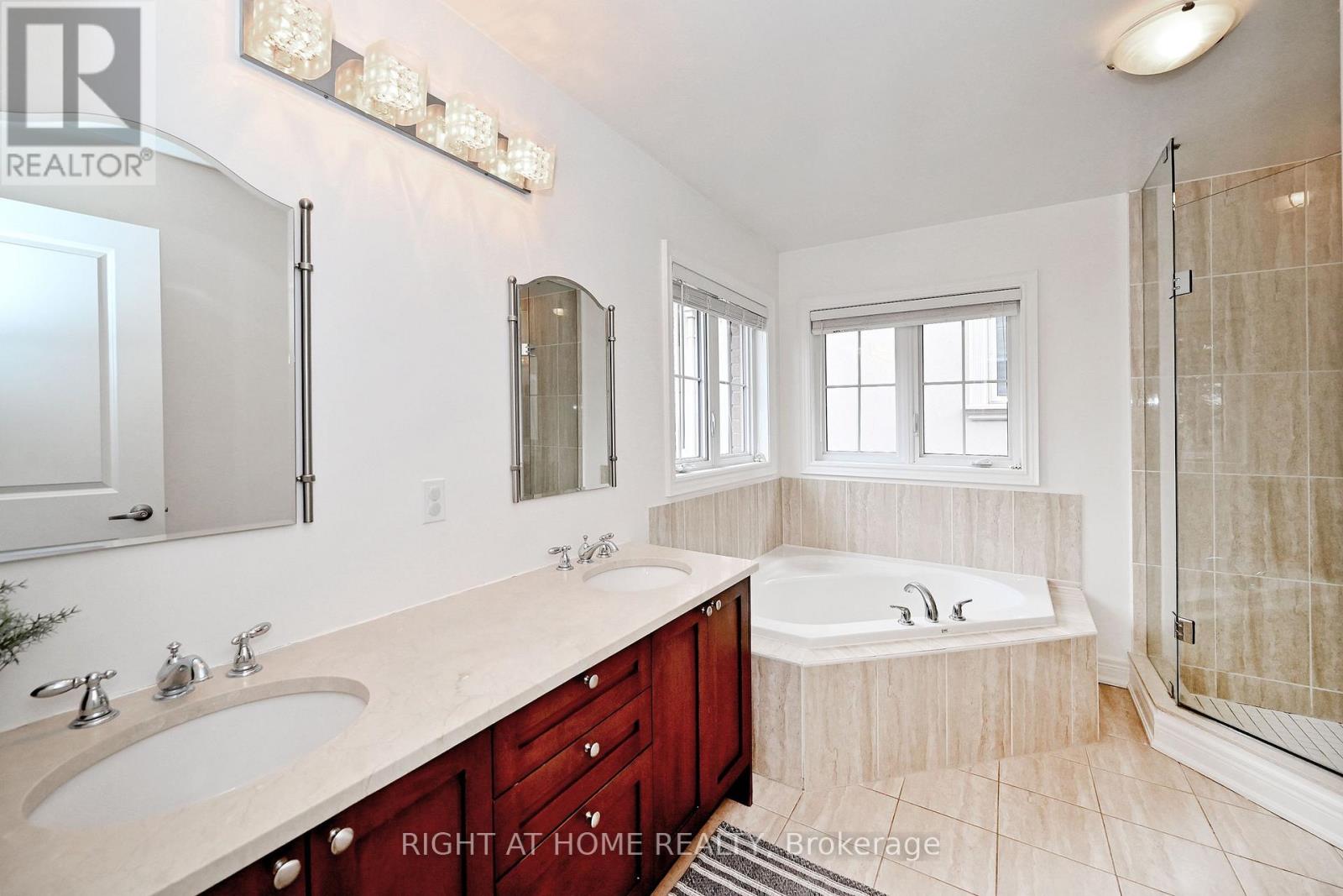 95 Vines Place, Aurora, Ontario  L4G 0R7 - Photo 22 - N12959142