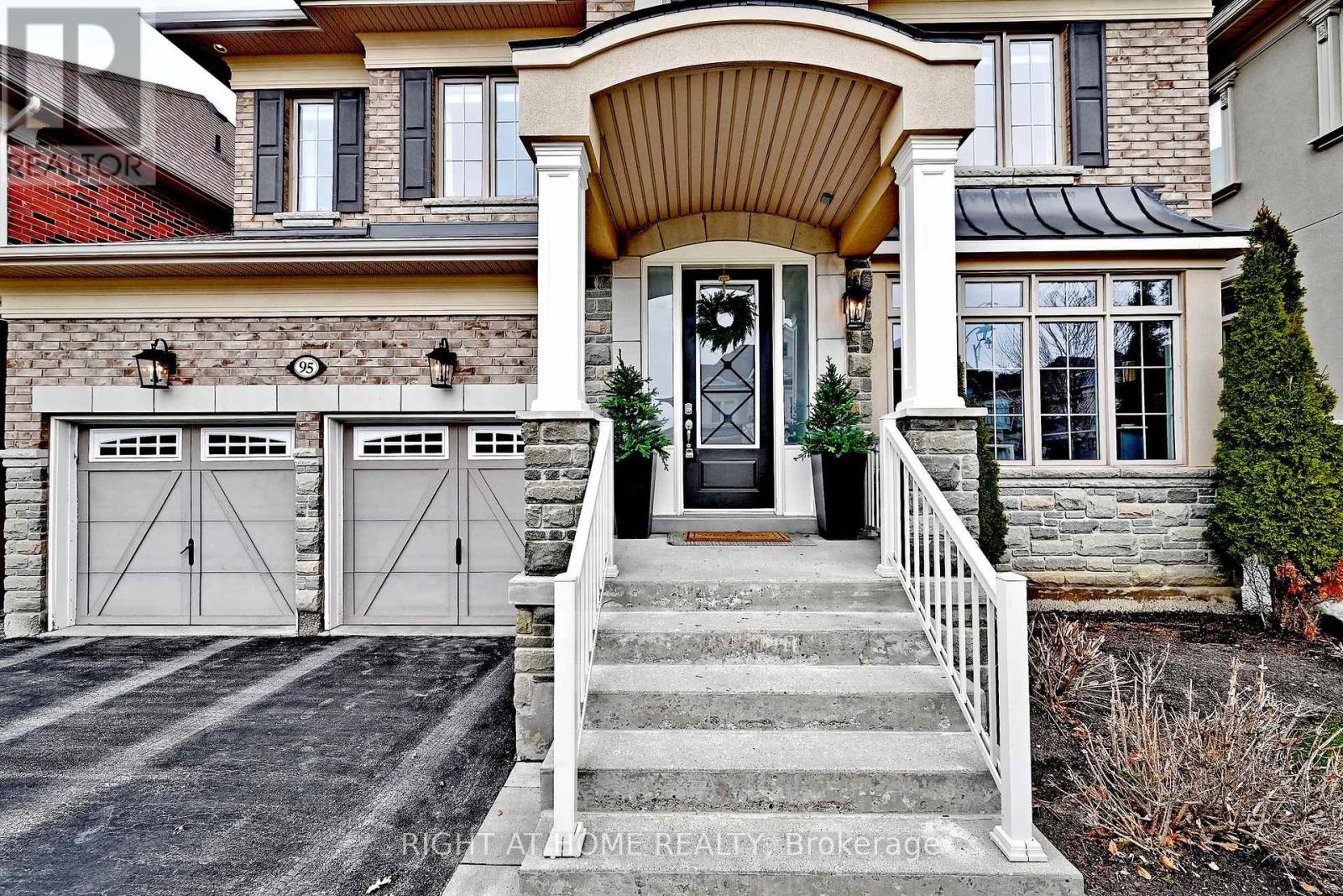 95 Vines Place, Aurora, Ontario  L4G 0R7 - Photo 4 - N12959142