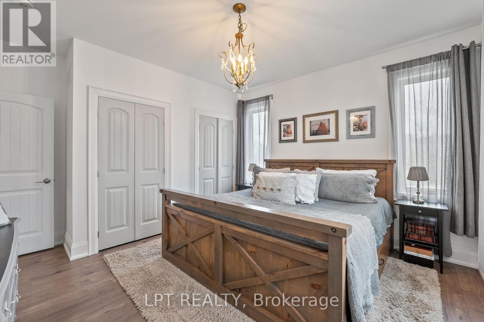 23 Dunkelman Drive, Georgina, Ontario  L4P 3C8 - Photo 19 - N12959144