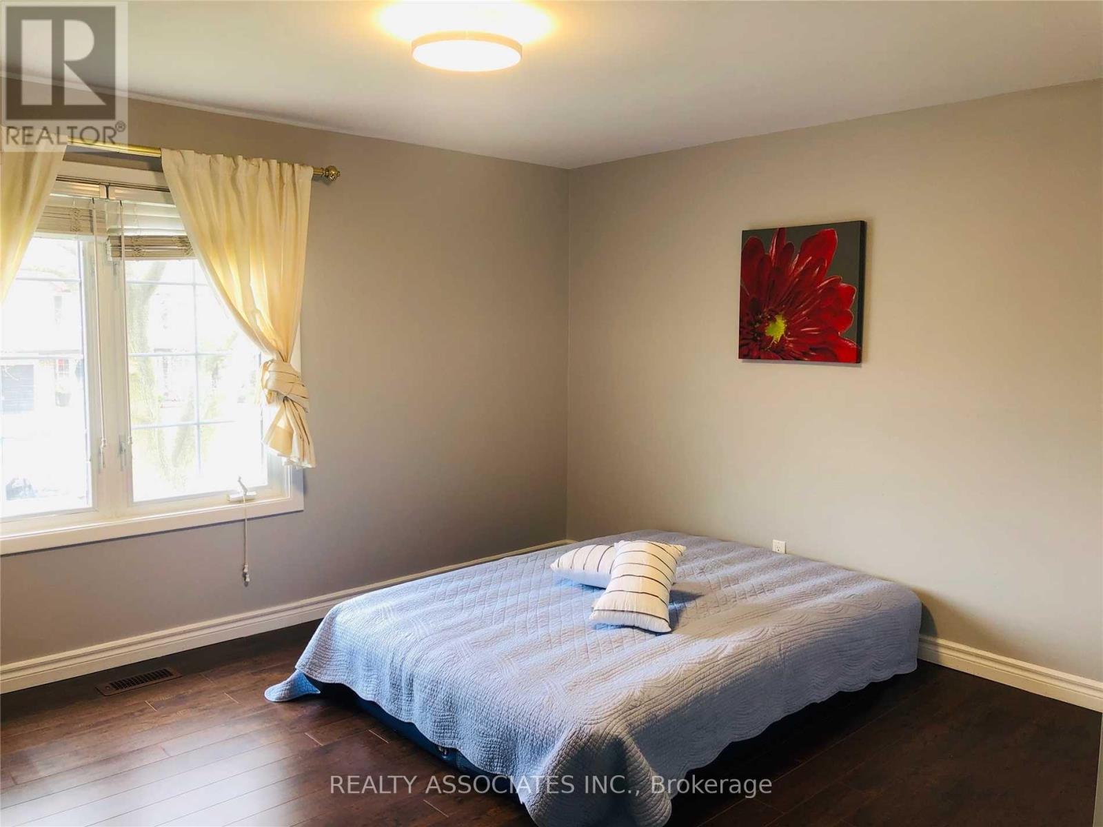 32 Almond Avenue, Markham, Ontario  L3T 1L1 - Photo 7 - N12959152